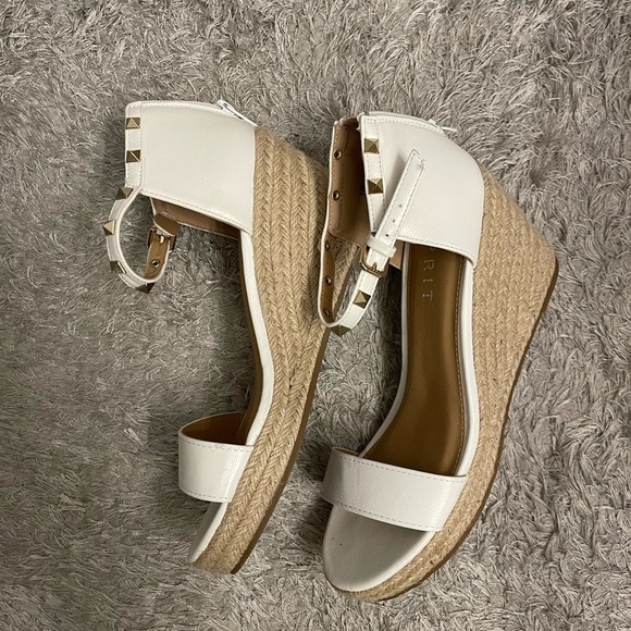 White ESpirit Heels! - Picture 4 of 4